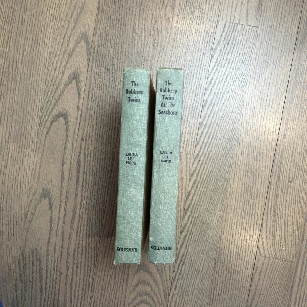 Lot of 2 Laura Lee‎ Hope THE BOBBSEY TWINS & At the Seashore Goldsmith